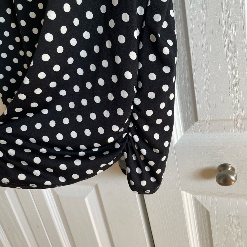 C’est La Vie Polka Dot Sleeveless Blouse Top Women’s XL Black White Ruched Sides - Picture 4 of 13